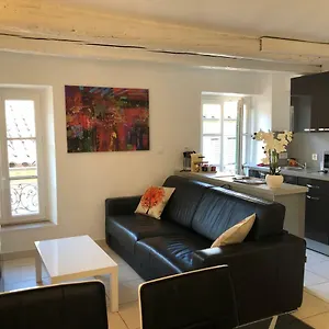 A Deux Pas Du Palais Des Festivals , Deux Pieces Dans Le Bas Du Quartier Historique Du Suquet A Cannes